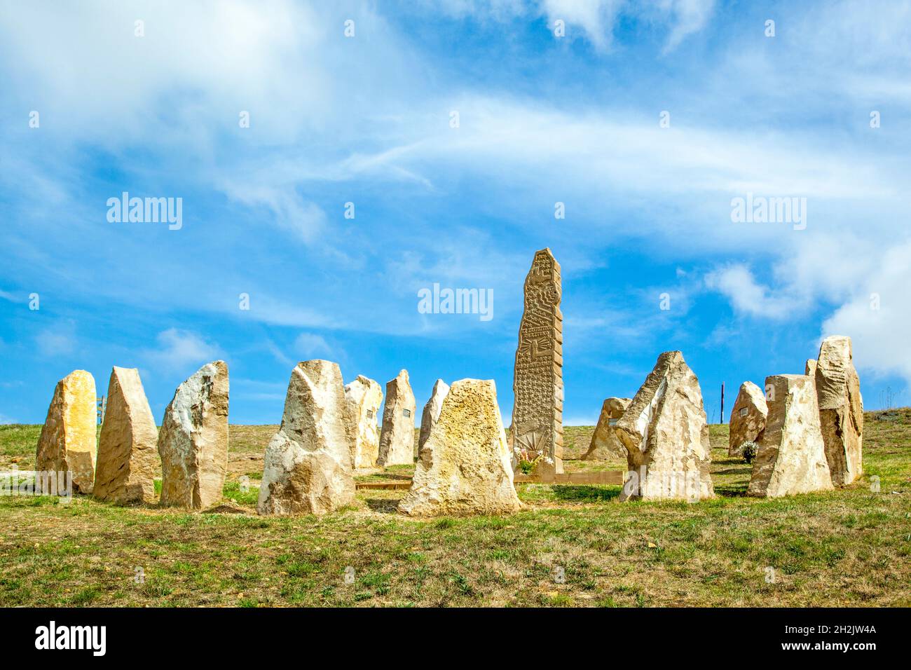 Memoriale delle vittime della guerra civile spagnola sull'Alto de Perdon, in piedi sul Camino de Santiago sopra la città spagnola di Pamplona Spagna Foto Stock