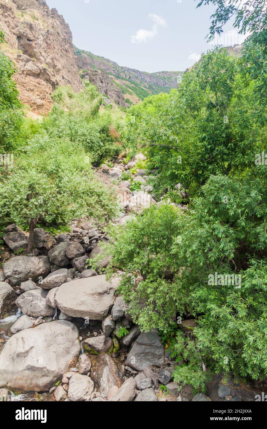 Valle vicino al monastero di Geghard in Armenia Foto Stock