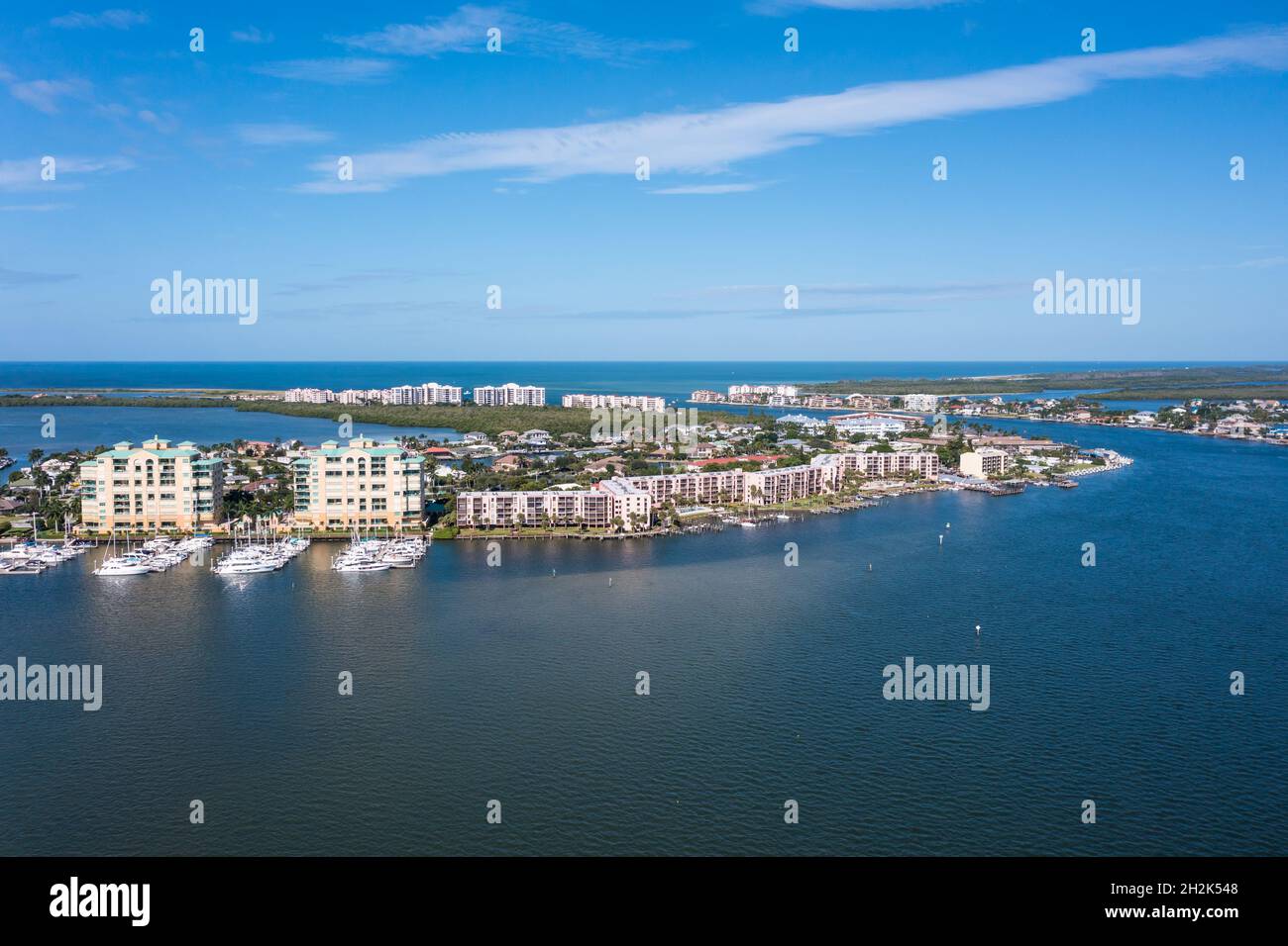 Marco Island è un'isola di sbarramento nel Golfo del Messico al largo della Florida sud-occidentale, collegata alla terraferma da ponti a sud della città di Napoli. È casa Foto Stock