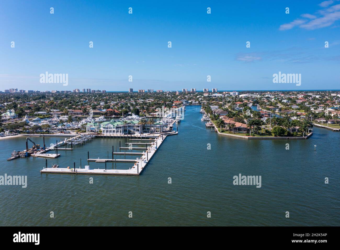 Marco Island è un'isola di sbarramento nel Golfo del Messico al largo della Florida sud-occidentale, collegata alla terraferma da ponti a sud della città di Napoli. È casa Foto Stock