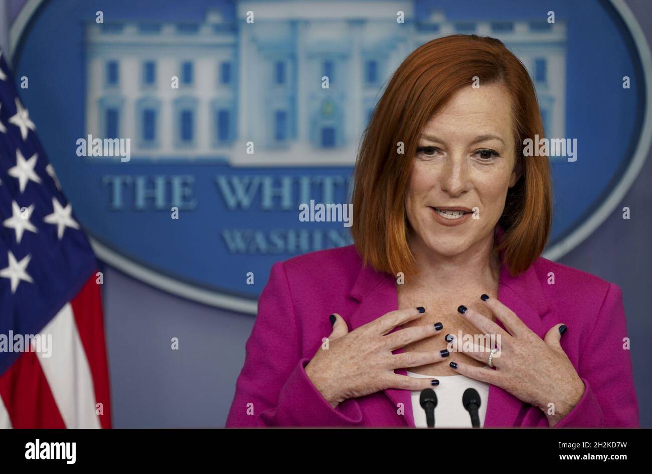 Washington DC, Stati Uniti. 22 ottobre 2021. Il segretario alla Casa Bianca Jen Psaki parla con i giornalisti della Casa Bianca venerdì 22 ottobre 2021. Psaki ha risposto alle domande riguardanti il municipio del presidente Biden la notte precedente a Baltimora, MD. Foto di Leigh Vogel/UPI Credit: UPI/Alamy Live News Foto Stock