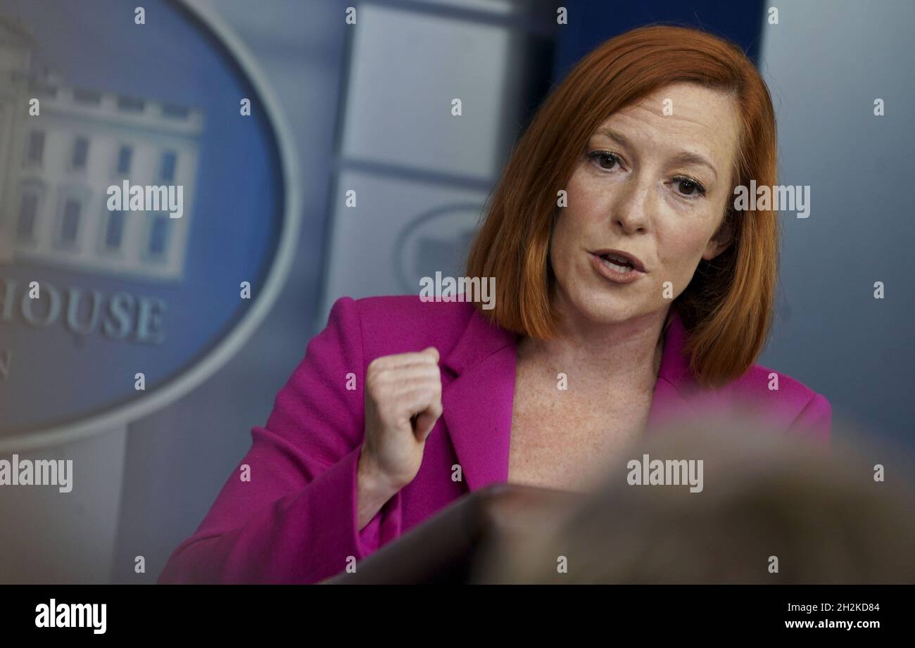 Washington DC, Stati Uniti. 22 ottobre 2021. Il segretario alla Casa Bianca Jen Psaki parla con i giornalisti della Casa Bianca venerdì 22 ottobre 2021. Psaki ha risposto alle domande riguardanti il municipio del presidente Biden la notte precedente a Baltimora, MD. Foto di Leigh Vogel/UPI Credit: UPI/Alamy Live News Foto Stock