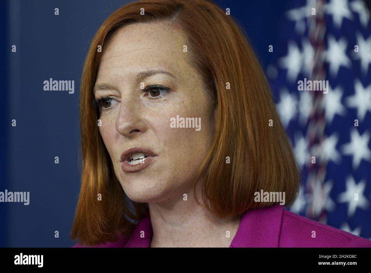 Washington DC, Stati Uniti. 22 ottobre 2021. Il segretario alla Casa Bianca Jen Psaki parla con i giornalisti della Casa Bianca venerdì 22 ottobre 2021. Psaki ha risposto alle domande riguardanti il municipio del presidente Biden la notte precedente a Baltimora, MD. Foto di Leigh Vogel/UPI Credit: UPI/Alamy Live News Foto Stock