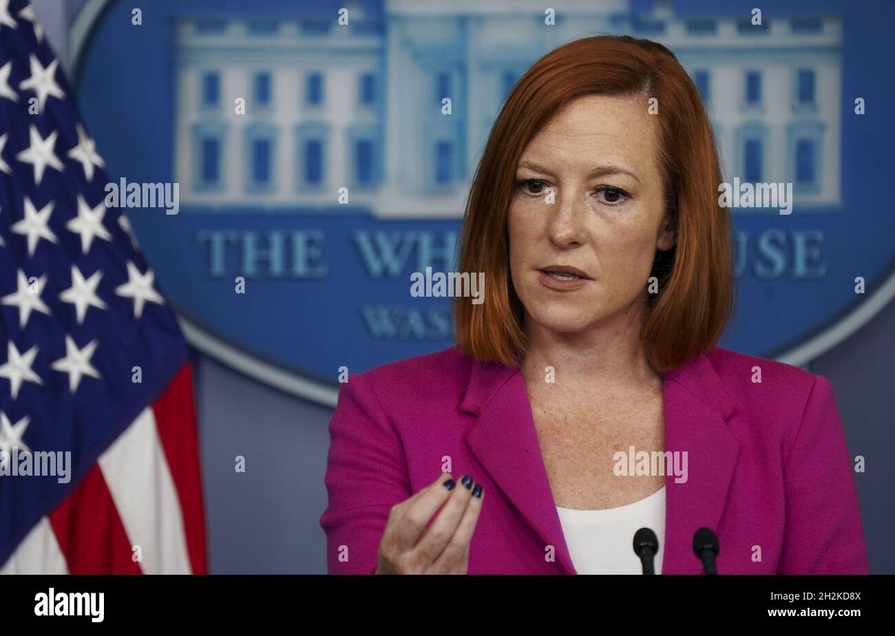 Washington DC, Stati Uniti. 22 ottobre 2021. Il segretario alla Casa Bianca Jen Psaki parla con i giornalisti della Casa Bianca venerdì 22 ottobre 2021. Psaki ha risposto alle domande riguardanti il municipio del presidente Biden la notte precedente a Baltimora, MD. Foto di Leigh Vogel/UPI Credit: UPI/Alamy Live News Foto Stock