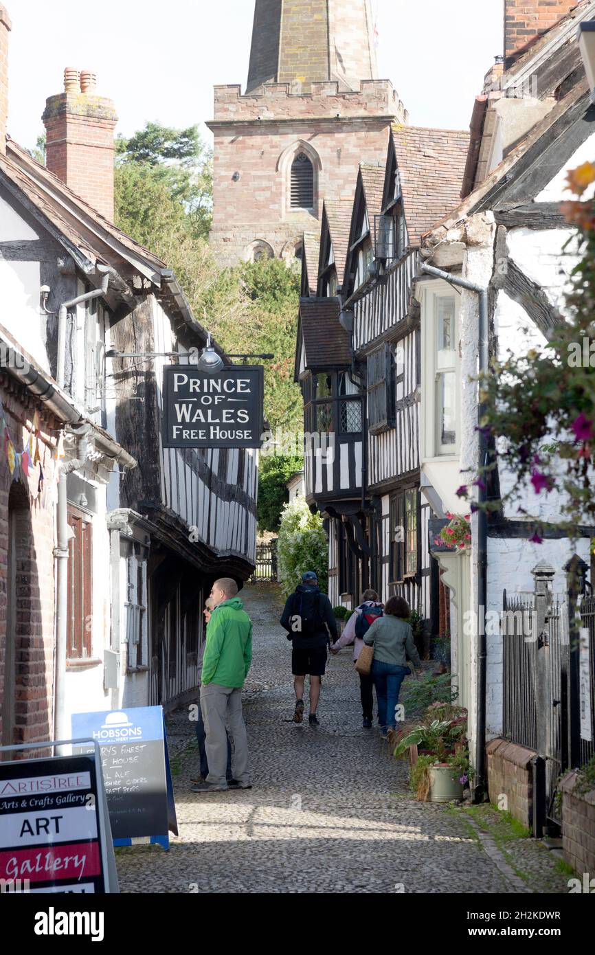 Church Street con il pub Prince of Wales, Ledbury, Herefordshire Foto Stock