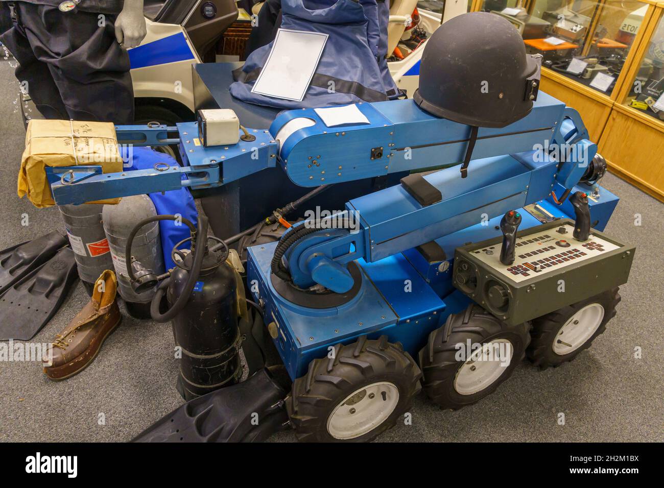 Robot per lo smaltimento delle bombe EOD con controllo a distanza costruito da Chamberlain Corporation - Tampa, Florida, USA Foto Stock