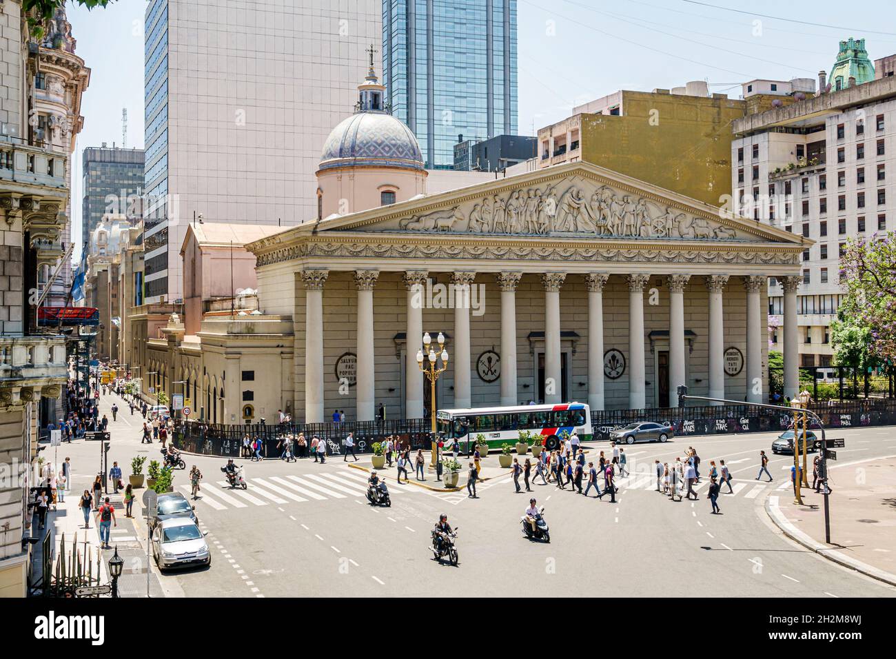 Buenos Aires Argentina, Piazza Plaza de Mayo, Cattedrale Metropolitana Catedral, esterno della chiesa cattolica fuori dal traffico neoclassico Foto Stock