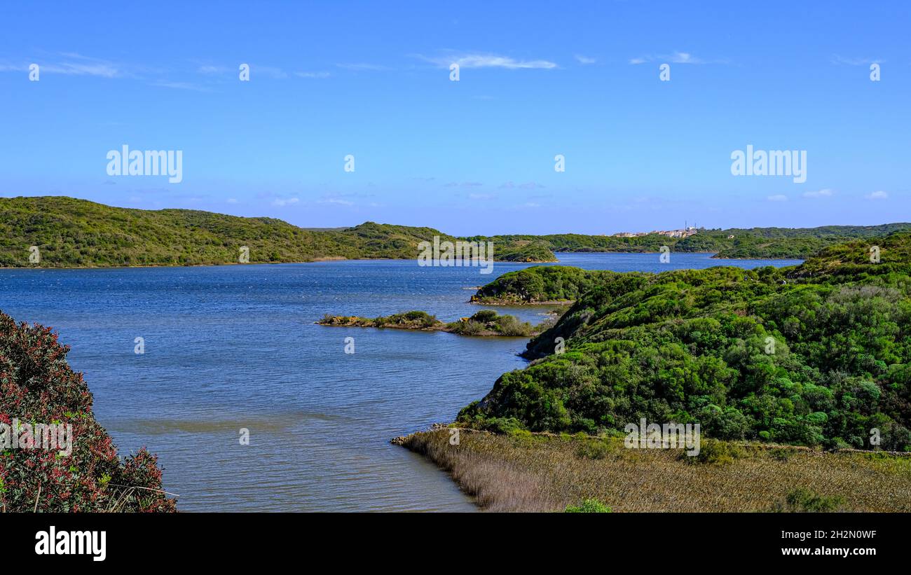 Parc Natural de s'Albufera des Grau, Minorca, Spagna. Vista sulla laguna Foto Stock