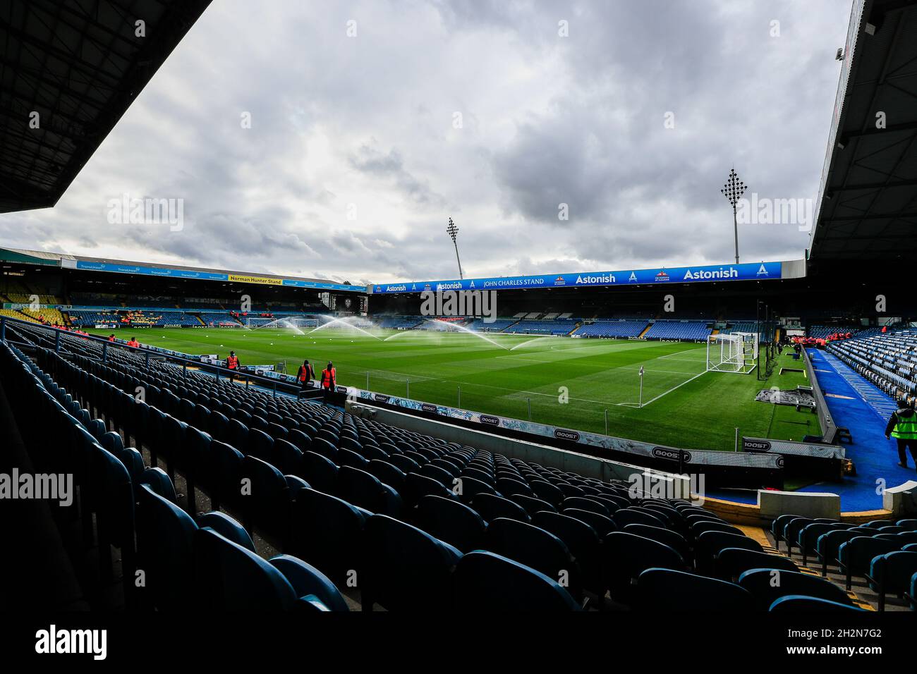 Leeds, Regno Unito. 23 ottobre 2021. Vista generale all'interno dell'Elland Road Stadium prima della partita a Leeds, Regno Unito, il 10/23/2021. (Foto di James Heaton/News Images/Sipa USA) Credit: Sipa USA/Alamy Live News Foto Stock