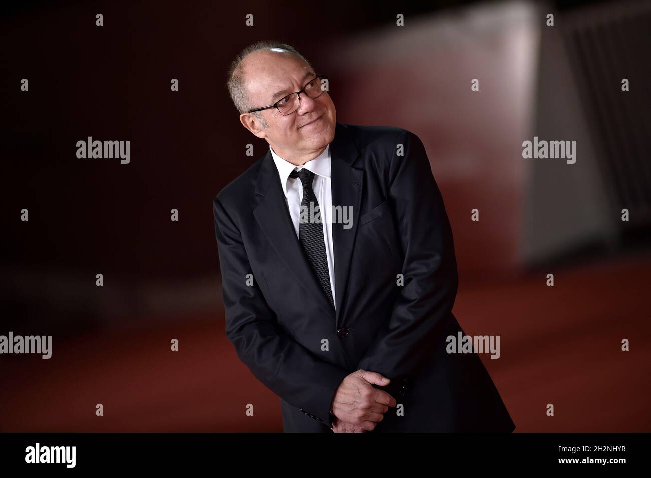 Roma, Italia. 22 ottobre 2021. ROMA, ITALIA - OTTOBRE 22:Carlo Verdone partecipa al tappeto rosso del film "vita da Carlo" durante il 16° Festival del Cinema di Roma del 2021, il 22 ottobre 2021 a Roma. Credit: dpa/Alamy Live News Foto Stock