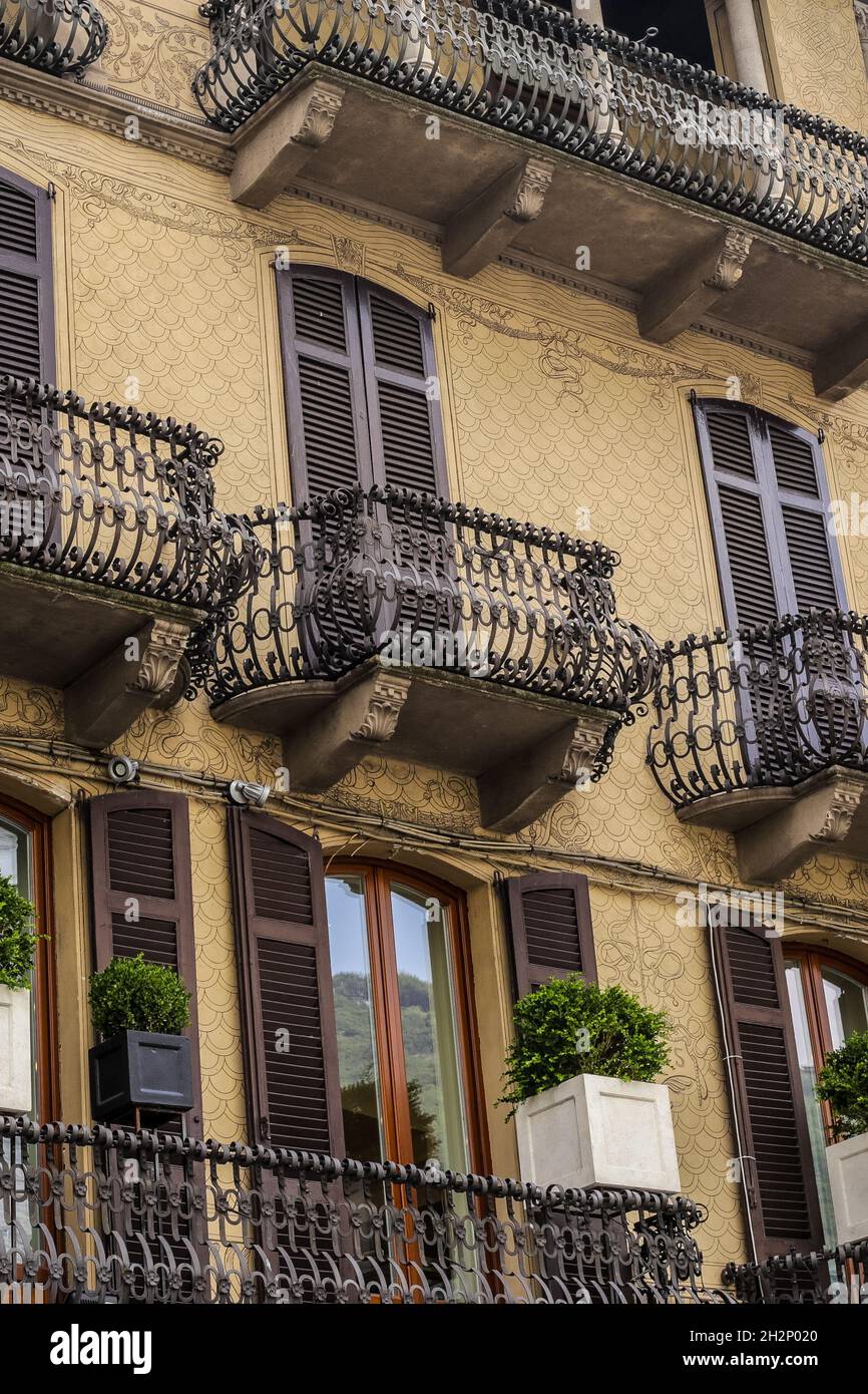 Como, Italia - 15 giugno 2017: Vista del tradizionale edificio storico nel centro di Como Foto Stock
