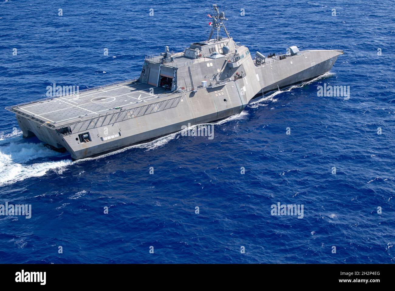 Oceano Pacifico, Stati Uniti. 03 Agosto 2021. La nave da combattimento litoranea variante di indipendenza della Marina degli Stati Uniti USS Jackson durante le operazioni di routine 3 agosto 2021 nell'Oceano Pacifico. Credit: MC3 Kelsey Culbertson/U.S. Navy/Alamy Live News Foto Stock