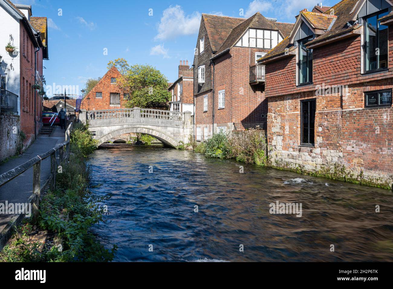 City Bridge, attraversando il fiume Itchen, Winchester, Hampshire, Regno Unito Foto Stock