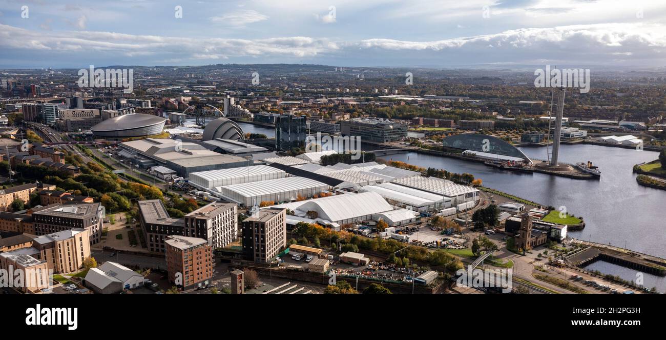 Glasgow, Scozia, Regno Unito. 23 ottobre 2021. NELLA FOTO: Vista aerea con droni che si affaccia dall'alto del sito COP26. Credit: Colin Fisher/Alamy Live News Foto Stock