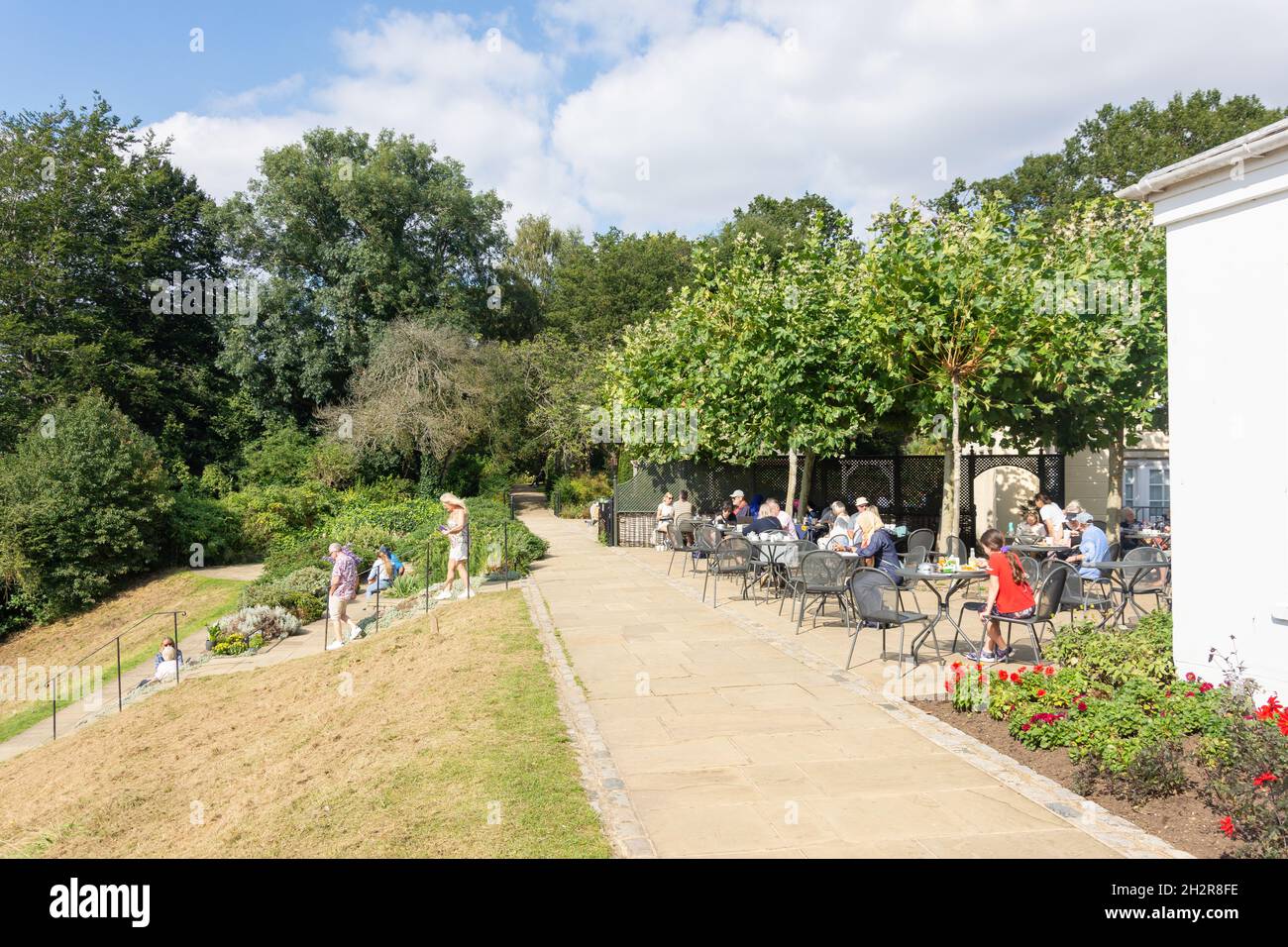 Terrazza per i pasti presso Pembroke Lodge, Richmond Park, London Borough of Richmond upon Thames, Greater London, England, Regno Unito Foto Stock