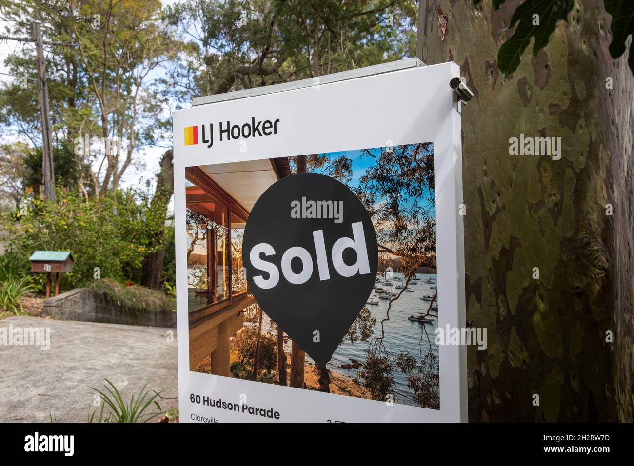 Clareville in Sydney, LJ Hooker agente immobiliare ha venduto una proprietà sul lungomare in un mercato riscaldato di proprietà di Sydney, NSW, Australia Foto Stock