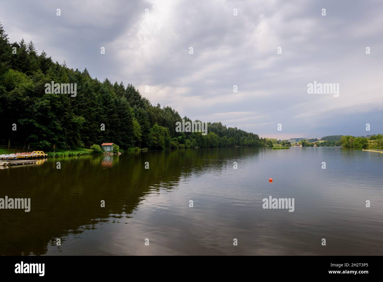 Promenade, Sentiers, activités au Lac des Sapins, Cublize Foto Stock