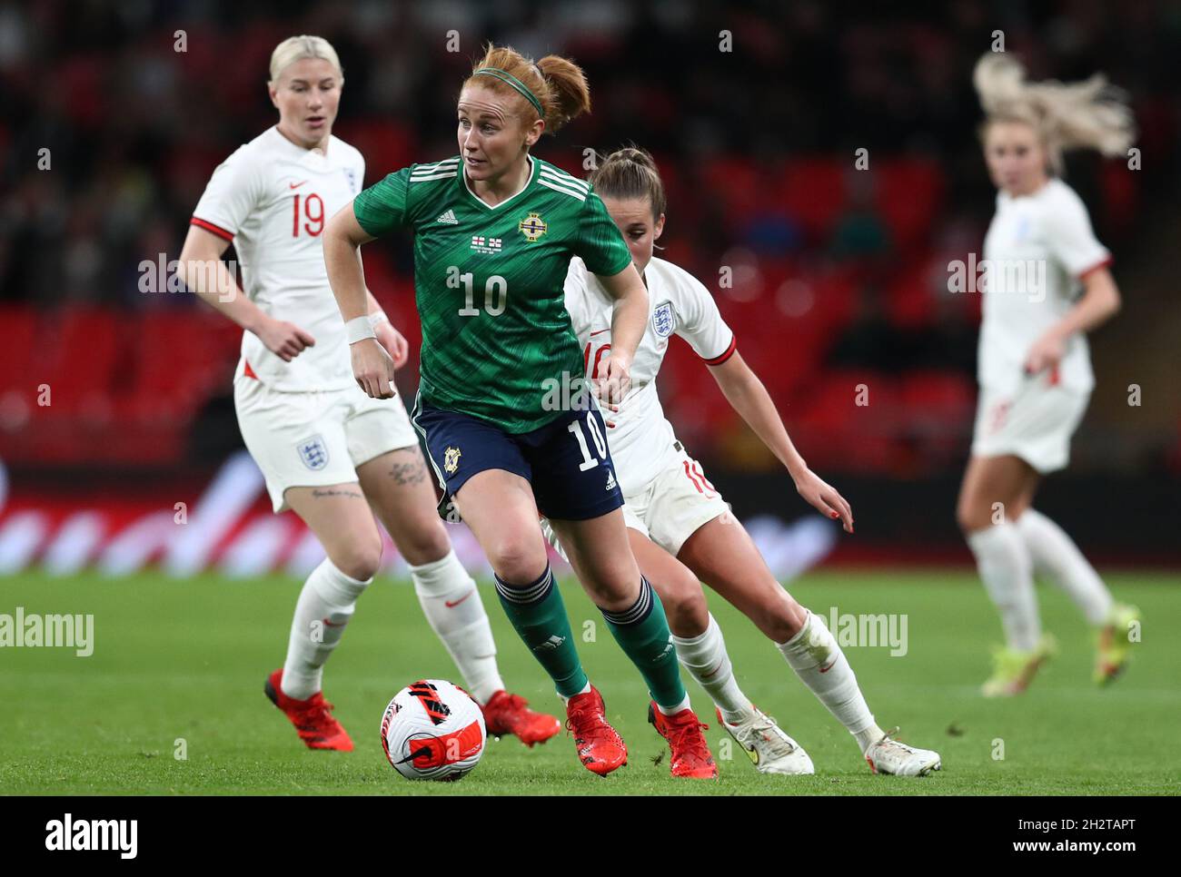 Londra, Inghilterra, 23 ottobre 2021. Rachel Furness dell'Irlanda del Nord durante la partita di qualificazione della Coppa del mondo femminile FIFA 2023 al Wembley Stadium di Londra. Il credito d'immagine dovrebbe leggere: Paul Terry / Sportimage Foto Stock