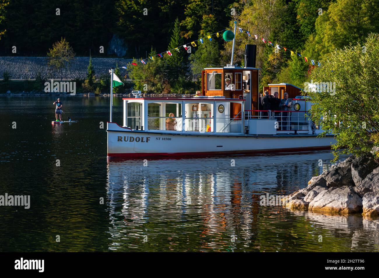 Ferryboat storico 'Rudolf', costruito nel 1903 ancora in uso a Grundlsee, Salzkammergut, Austria Foto Stock