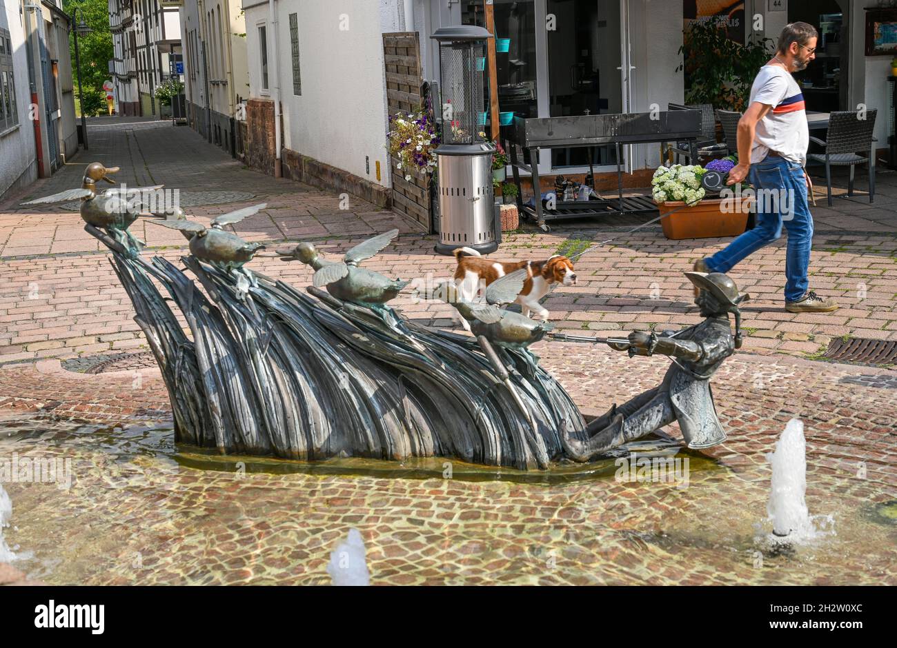 Münchhausenbrunnen, Baron von Münchhausen, Münchhausenstraße, Bodenwerder, Niedersachsen, Germania Foto Stock