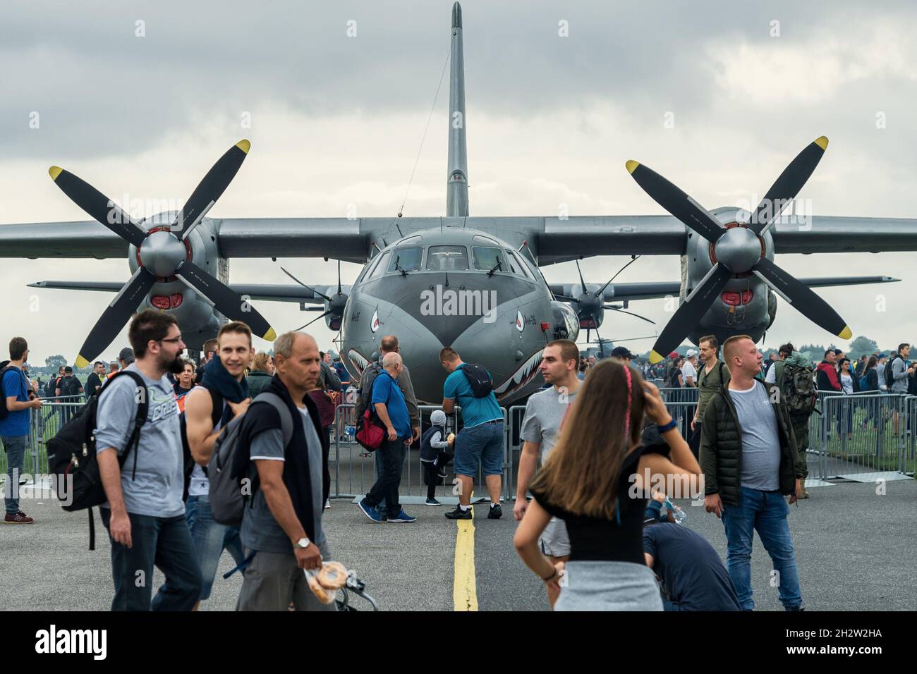 Radom, Polonia - 25 agosto 2018: Radom Air Show - forza aerea Ucraina Antonov AN-26 su parte statica del salone Foto Stock