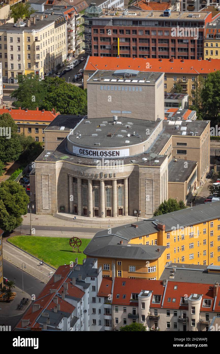 Teatro del Popolo (il Volksbuhne) a Berlino, Germania, situato nel centro della città di Mitte in Piazza Rosa Luxemburg (Rosa-Luxemburg-Platz), progettato da Oskar Foto Stock