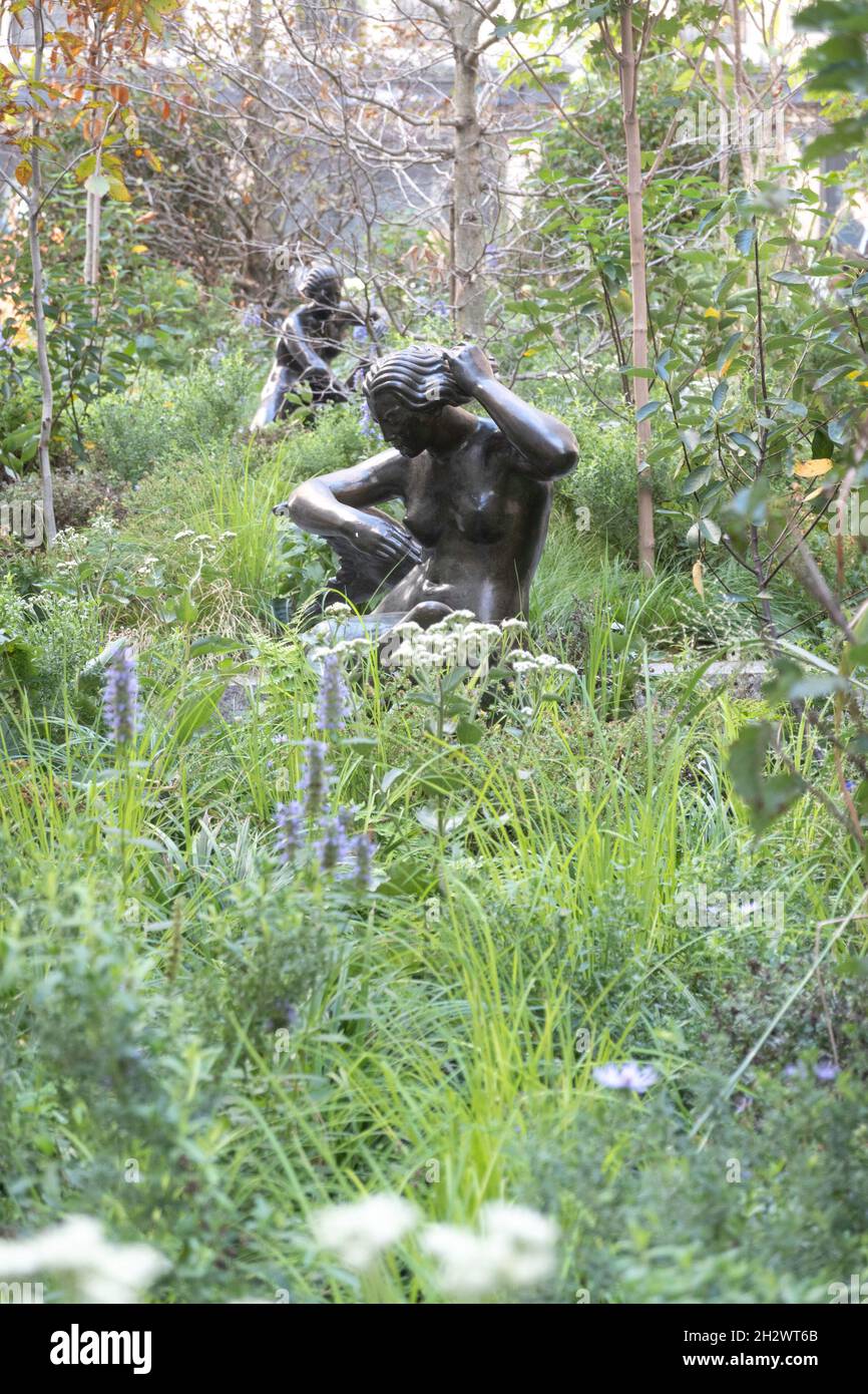 Rockefeller Center Channel Gardens in autunno, New York, USA, 2021 Foto Stock