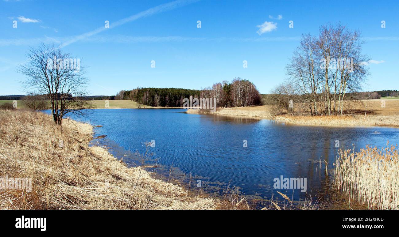 Vista autunnale del laghetto, Boemia e Moravia, Repubblica Ceca Foto Stock