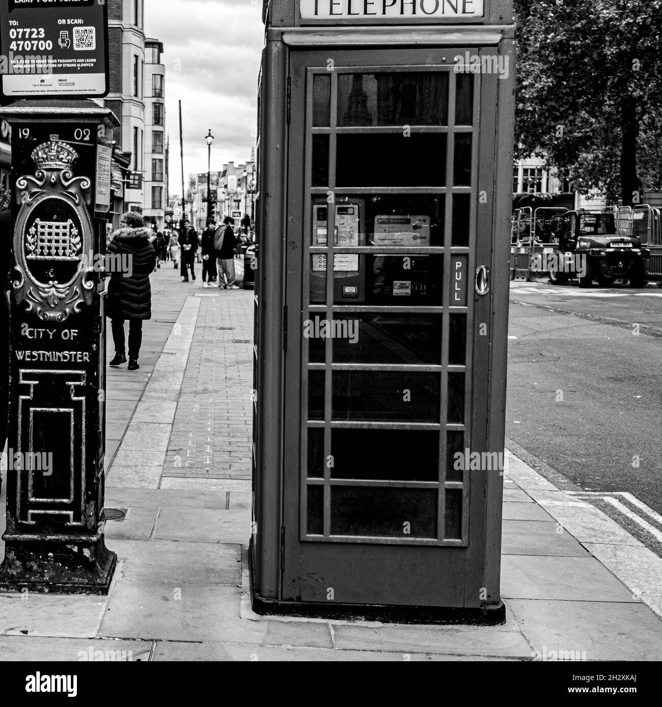 Telefono tradizionale London Public Box Pay Phone senza persone Foto Stock