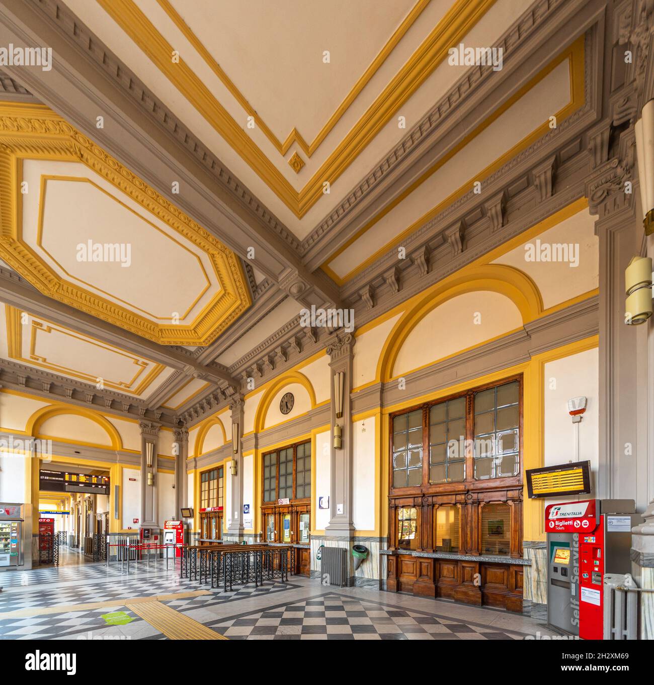 Stazione ferroviaria di cuneo immagini e fotografie stock ad alta  risoluzione - Alamy