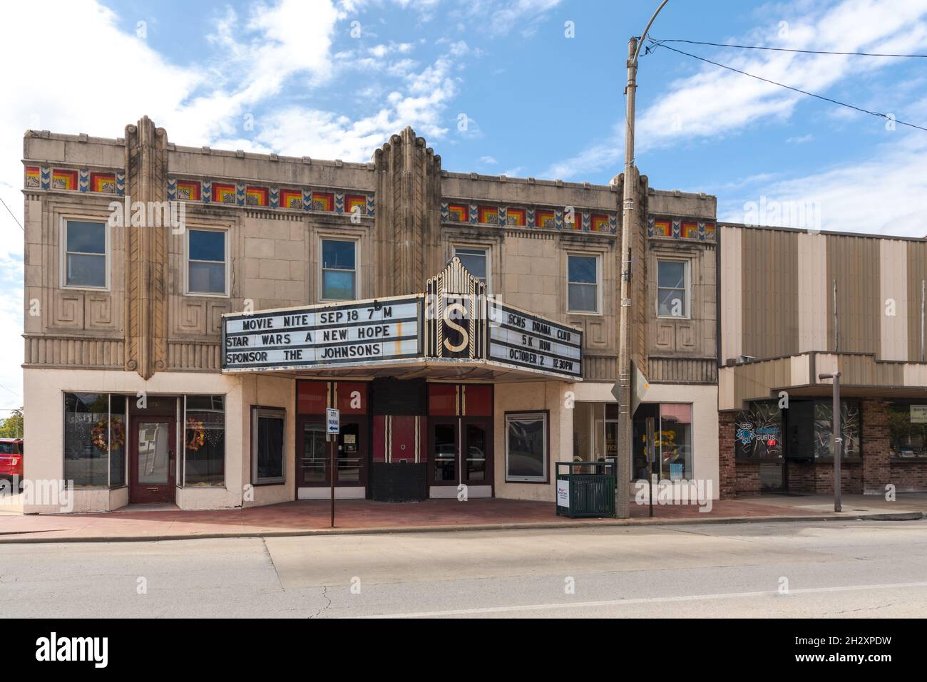 Lo storico Teatro comunitario e Centro culturale di Salem in stile Art Deco egiziano, inaugurato nel 1938, Salem, Ilinois, USA. Foto Stock