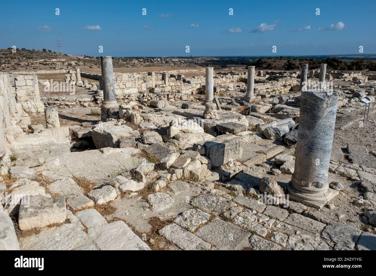 Le rovine romane di Stoa nel sito archeologico di Kourion, Episkopi, Repubblica di Cipro Foto Stock