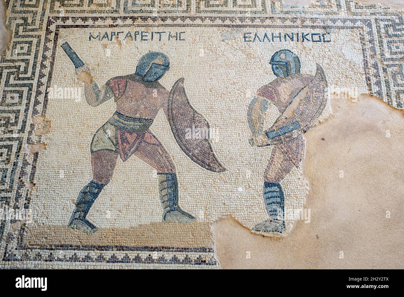 Mosaico del gladiatore nella Casa dei gladiatori, nel sito archeologico di Kourion, Repubblica di Cipro. Foto Stock