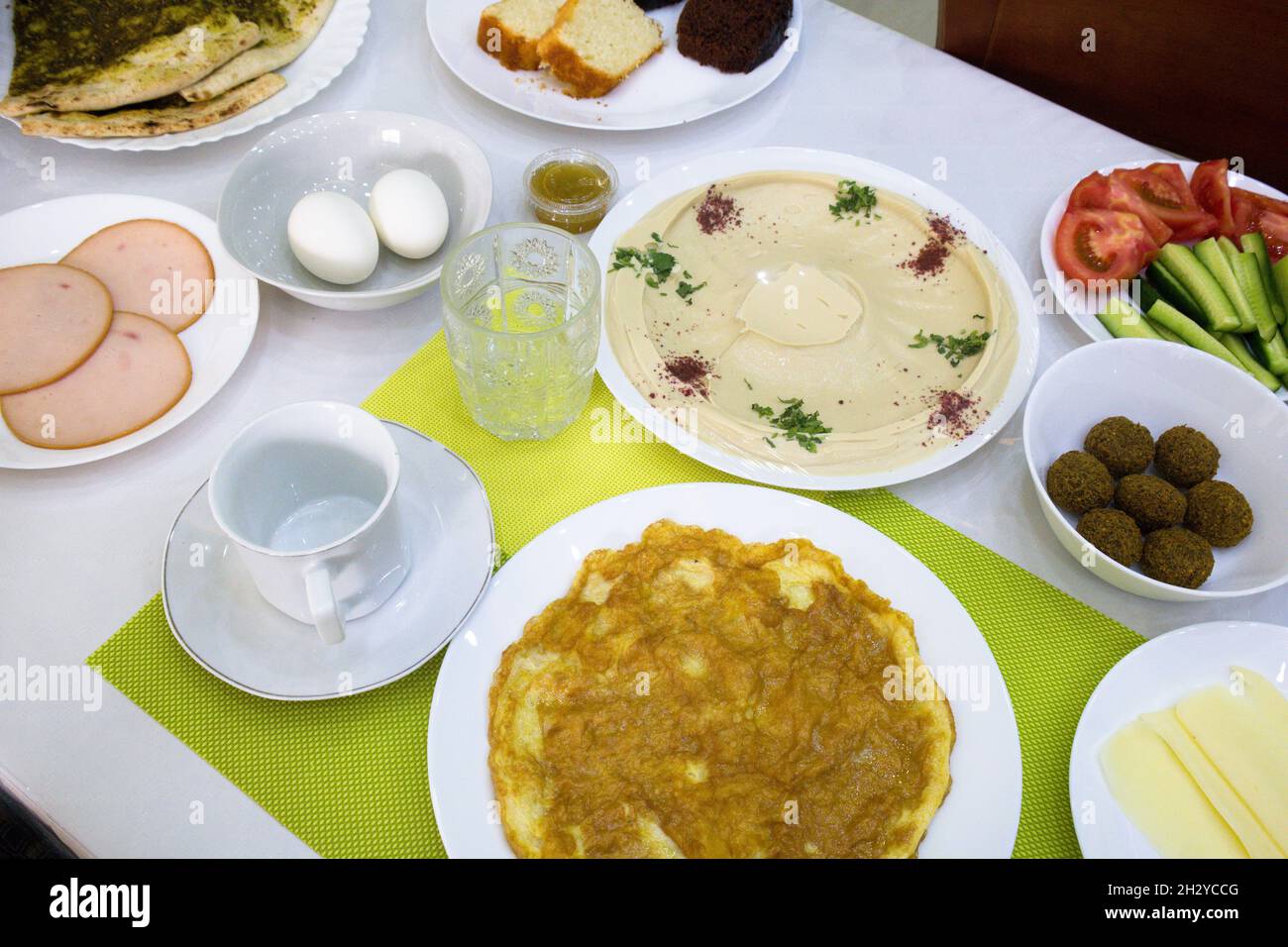 Deliziosa colazione araba a Madaba, Giordania Foto Stock