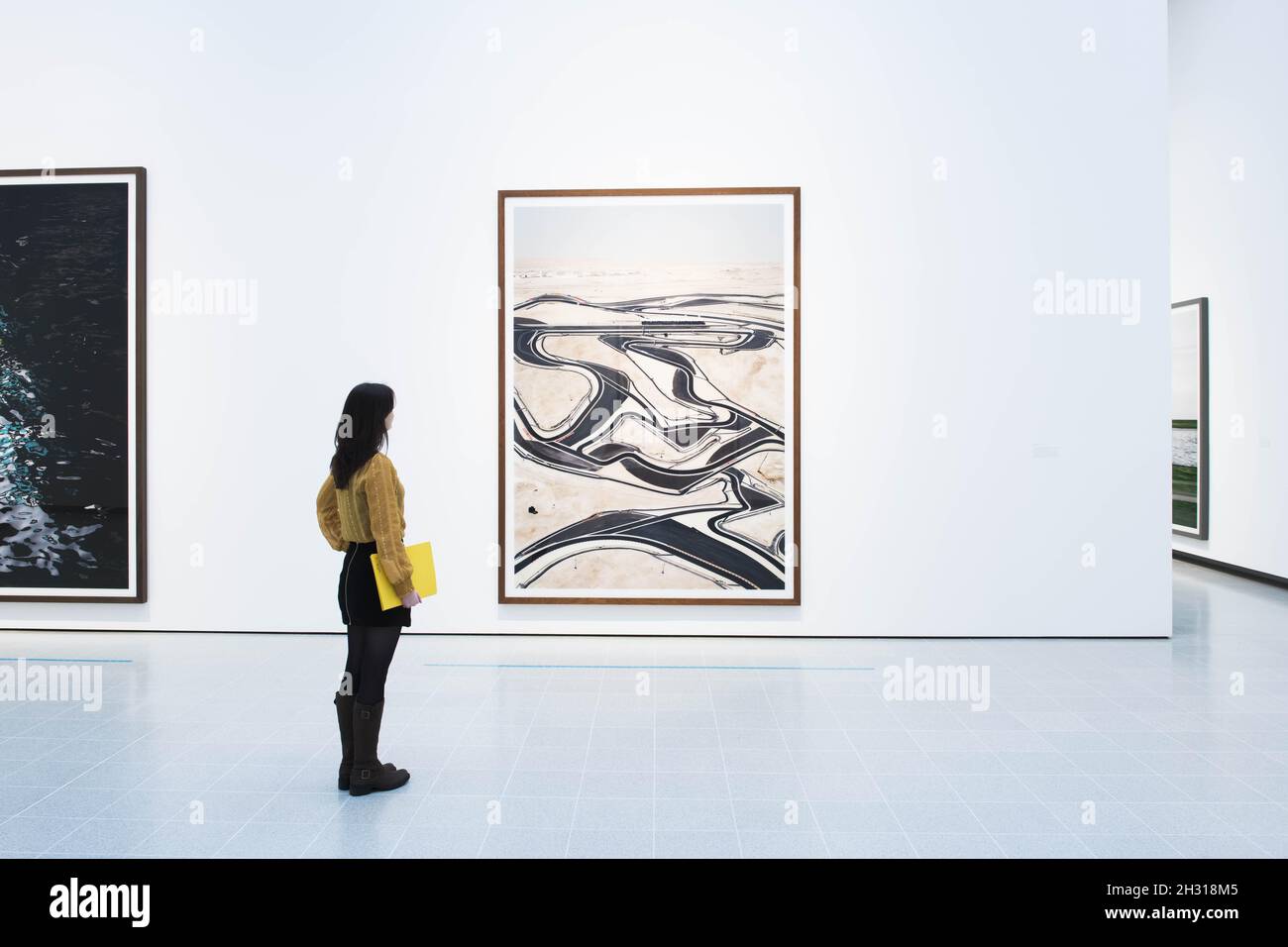 Bahrain i di Andreas Gursky in mostra alla retrospettiva di Andreas Gursky presso la Hayward Gallery di Londra. Data foto: Mercoledì 24 gennaio 2018. Il credito fotografico dovrebbe essere: David Jensen/ EMPICS Entertainment Foto Stock