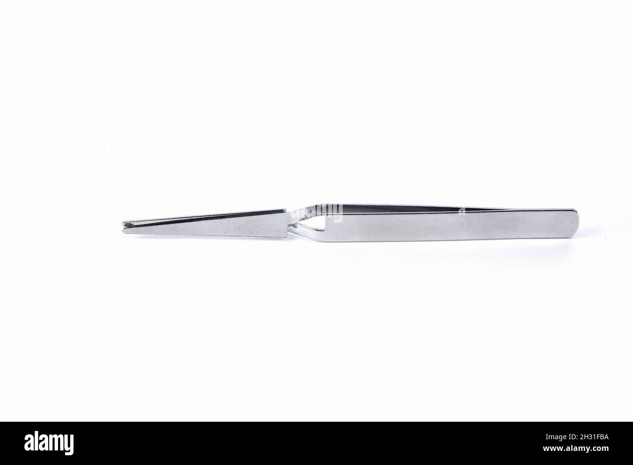 pinzette isolate su sfondo bianco. Foto Stock