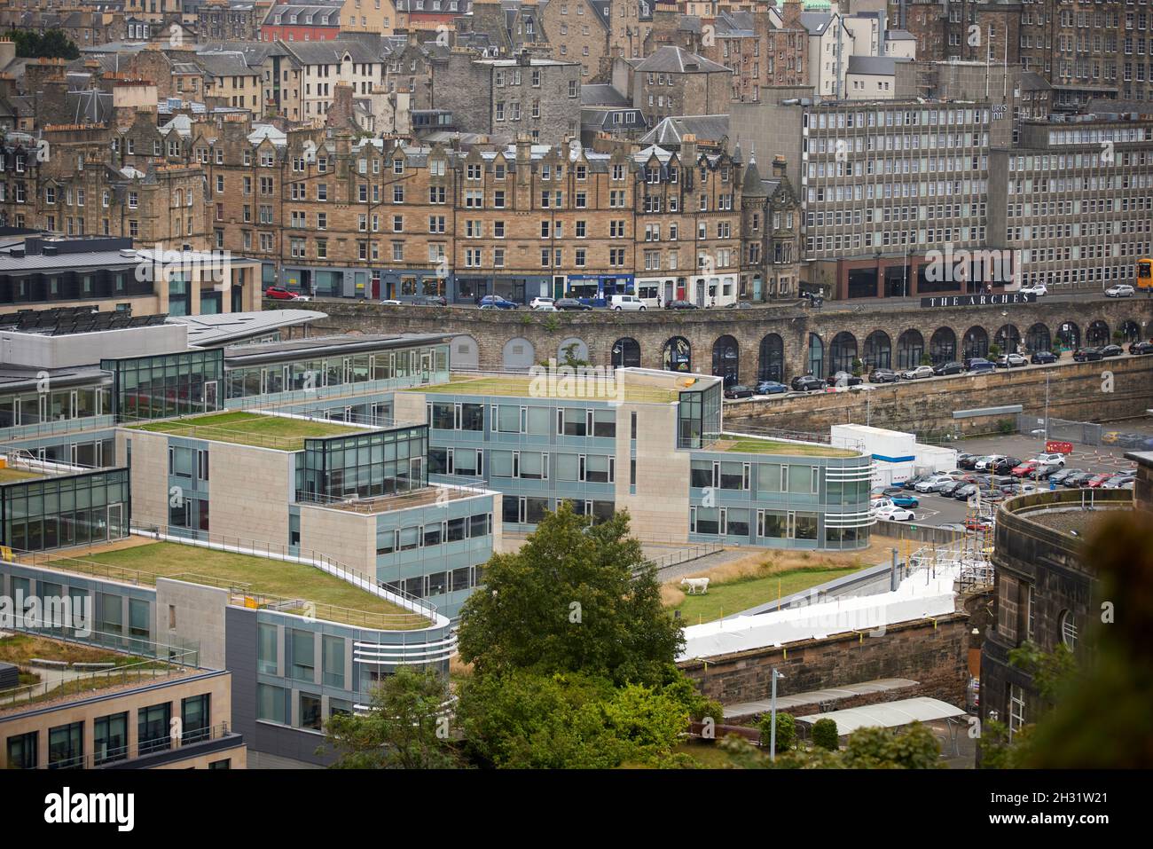 Edimburgo, Scozia, Calton Hill vista degli uffici del waverley Court council Foto Stock