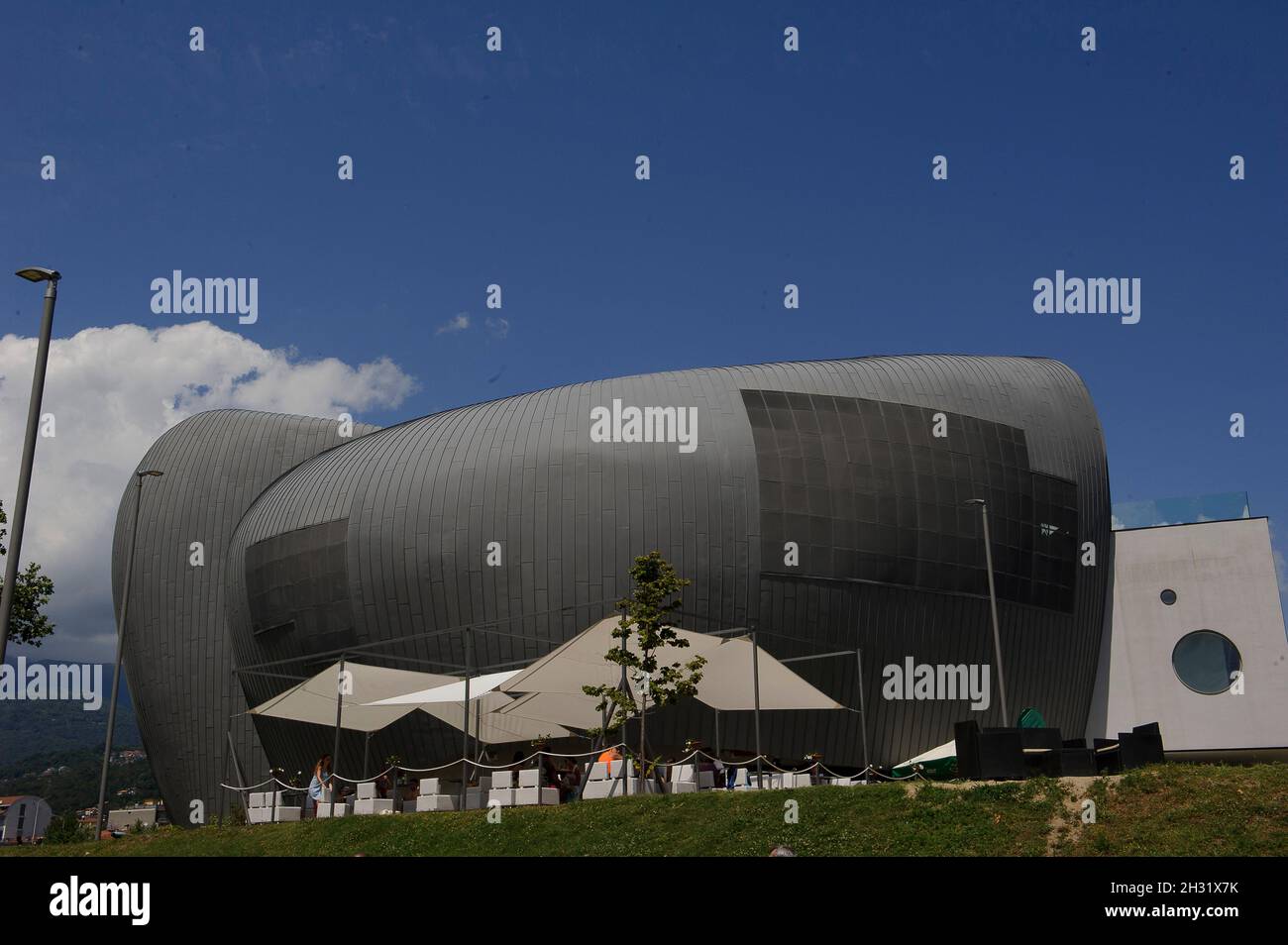 Europa, Italia, Piemonte, provincia Verbania, Lago maggiore, Lago di Verbano, Centro Eventi multifunzionali dell'architetto Salvador Perez Arroyo Foto Stock