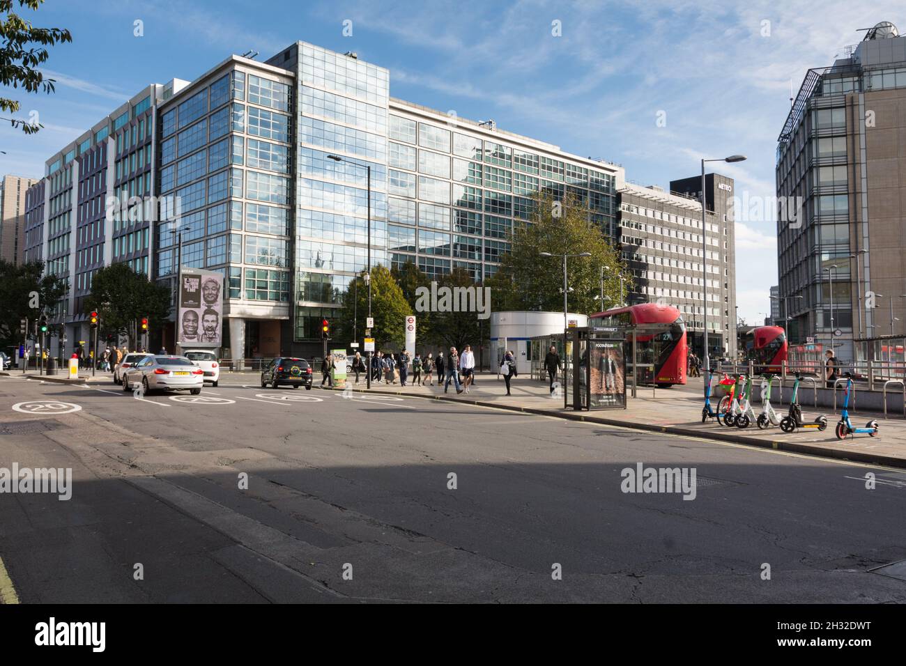 Uffici e sede sociale dell’Oréal Ltd, Hammersmith Road, Londra, W6, Inghilterra, REGNO UNITO Foto Stock