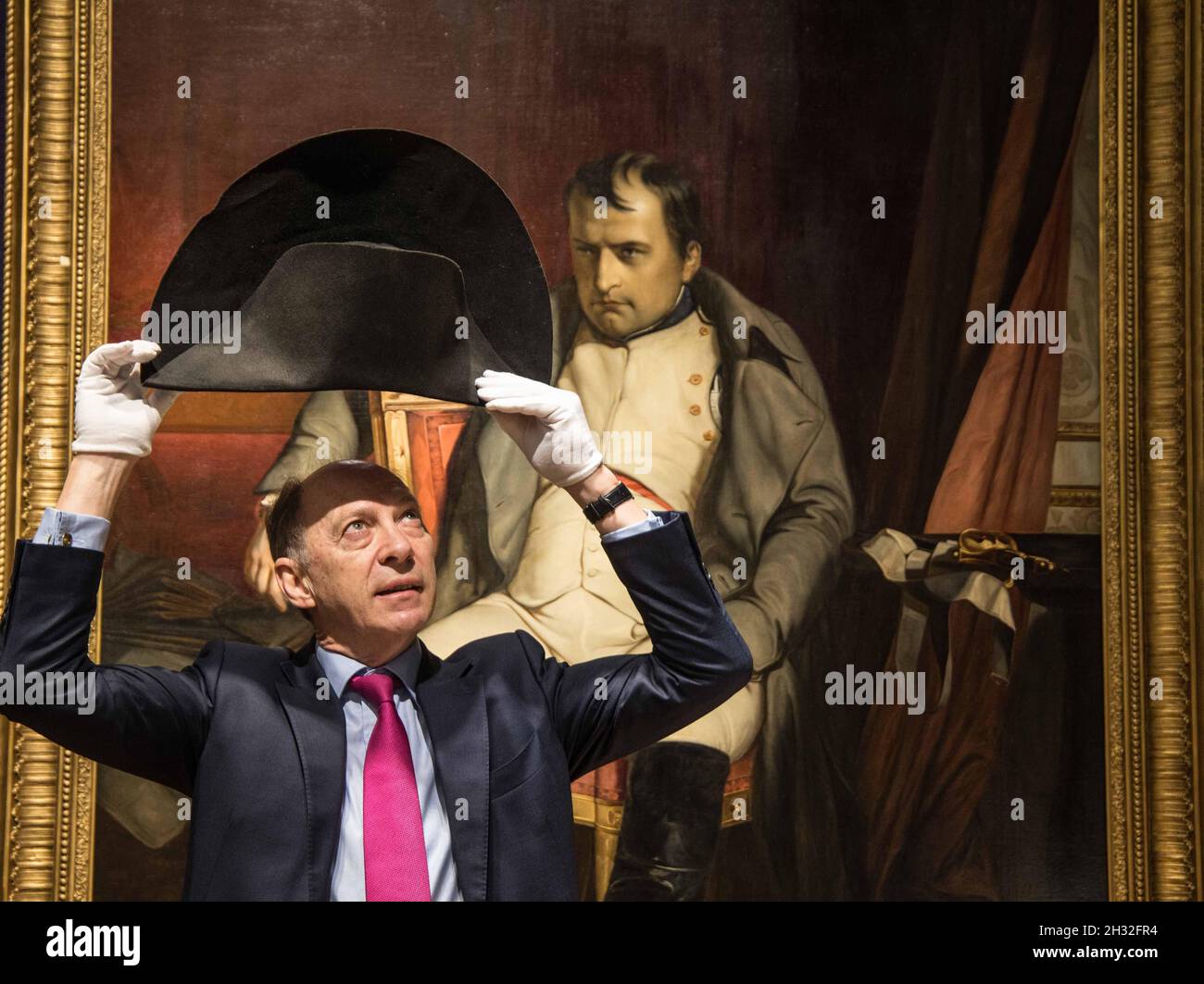 Londra UK 25 Ottobre 2021 un cappello Bicorne creduto essere indossato da Napoleone Bonaparte, attribuito a Poupart & Cie, Parigi, circa 1806-07. Stima: £100,000 - 150,000.Paul Quezada-Neiman/Alamy Live News Foto Stock