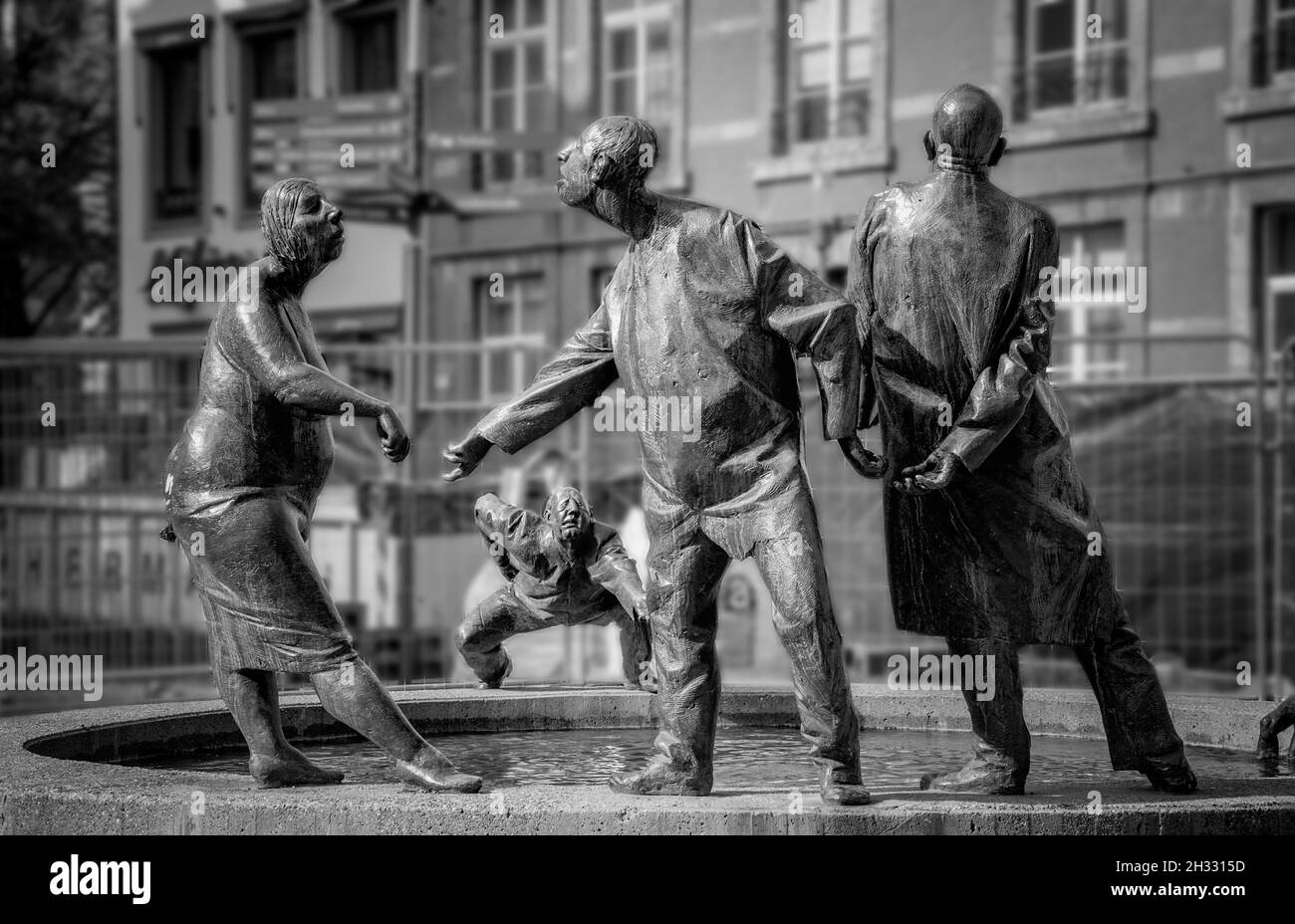 AQUISGRANA, GERMANIA. OTTOBRE 04, 2020. Fontana ciclo del denaro Monumento e architettura Foto Stock