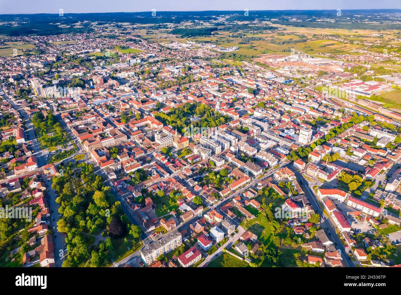 Città di Bjelovar vista panoramica aerea, Bilogora regione della Croazia Foto Stock