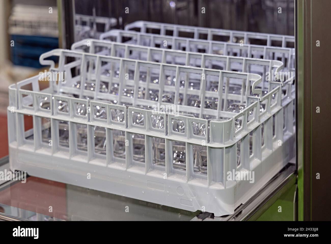 Vassoio con bicchieri in lavastoviglie Open Commercial Foto Stock