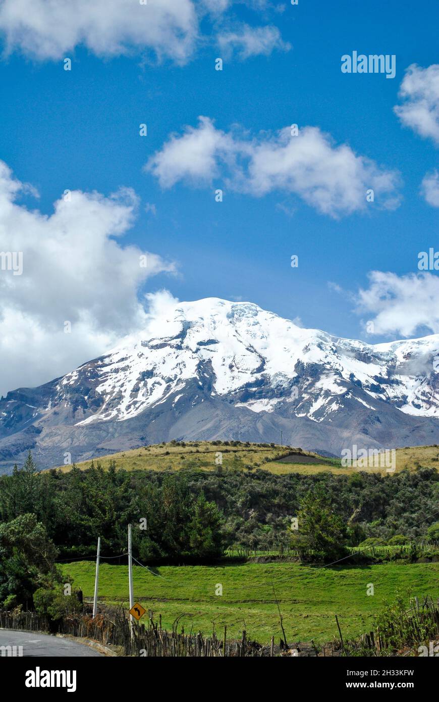 Paesaggio con il vulcano Chimborazo. Riobamba, Chimborazo, Ecuador Foto Stock