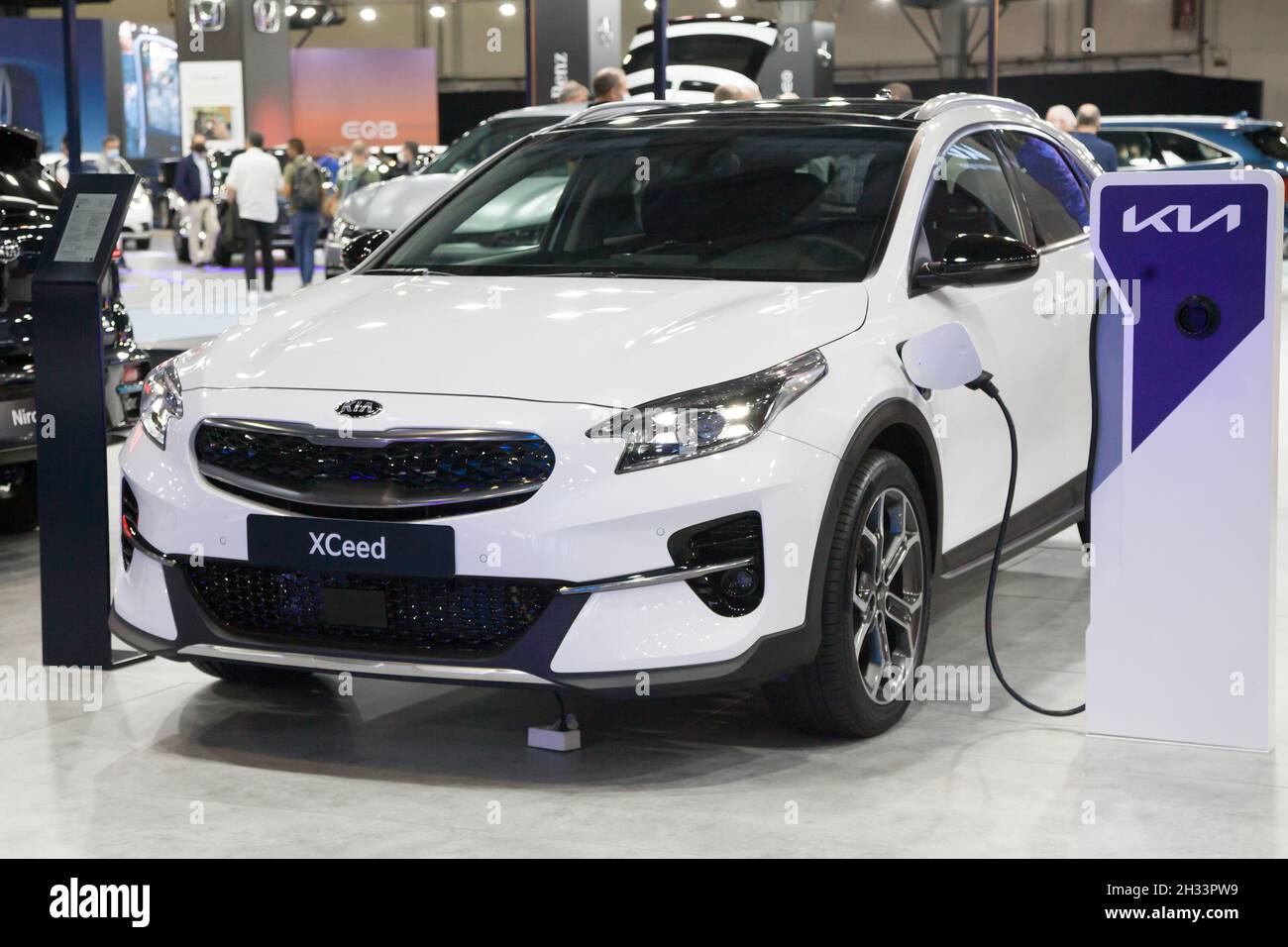 Barcellona, Spagna - 7 ottobre 2021: Kia Xceed 1.5 MHEV Emotion presentato all'Automobile Barcelona 2021 a Barcellona, Spagna. Foto Stock