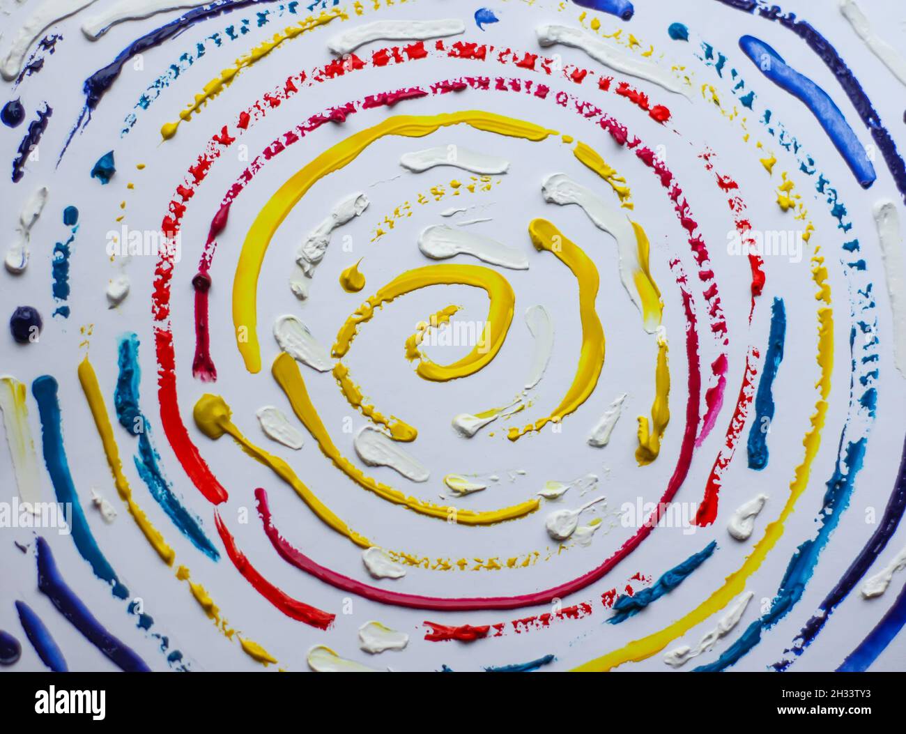Pennellate ad olio su carta in un processo di pittura artistica. Foto Stock