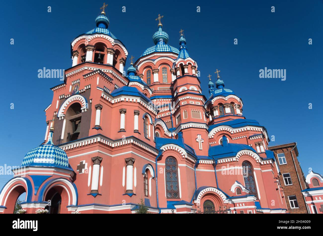La colorata chiesa di Kazan (Chiesa di nostra Signora di Kazan) a Irkutsk, Irkutsk Oblast, Russia Foto Stock