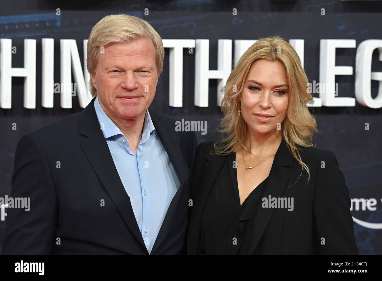 Oliver KAHN (CEO FCB) con sua moglie Svenja. Prima festa per il documentario originale Amazon FC BAYERN Ð DIETRO LA LEGGENDA il 25 ottobre 2021 all'Arri Kino di Monaco, tappeto rosso. Foto Stock