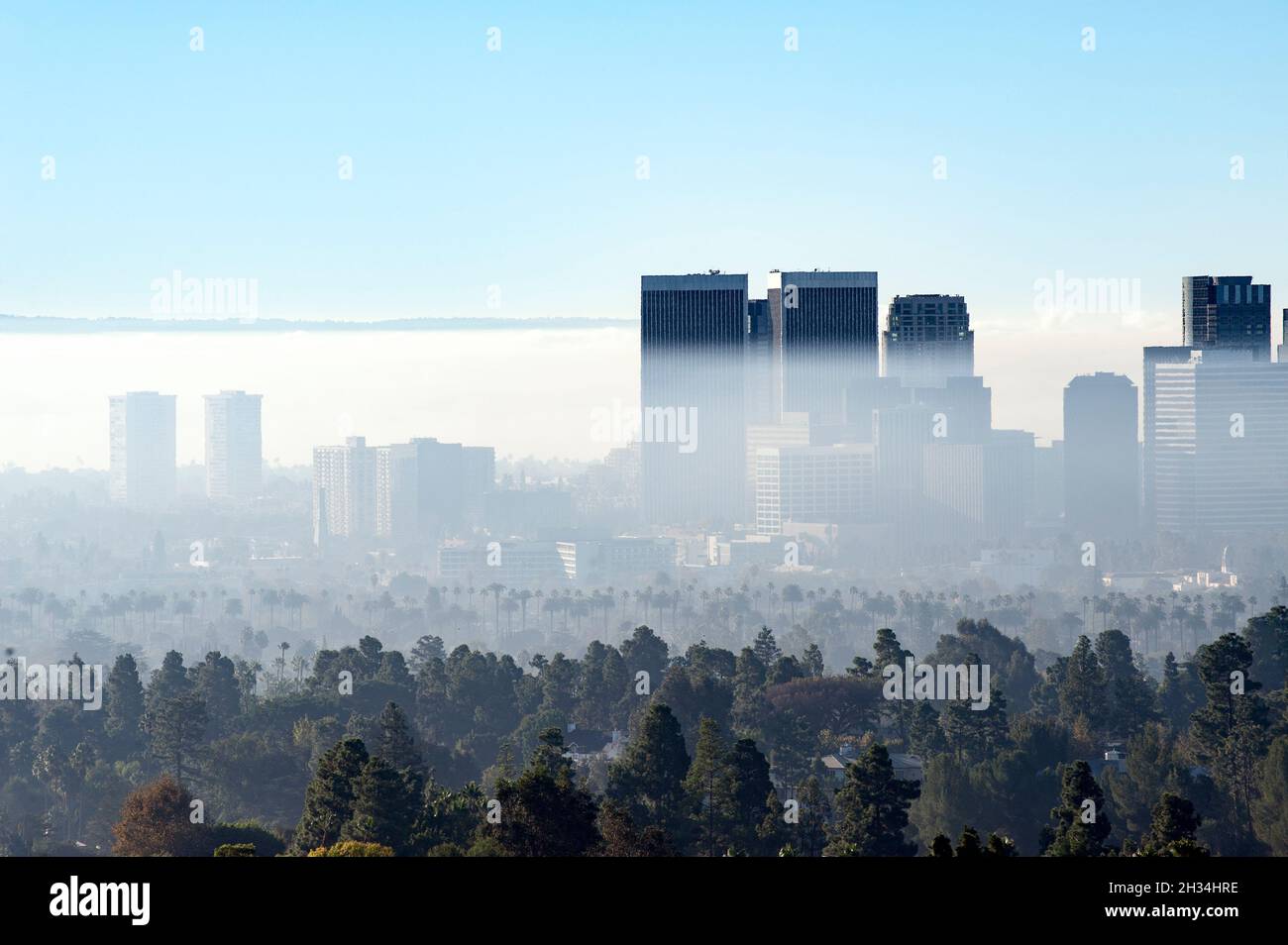 Century City in una mattinata fumosa a strati Foto Stock