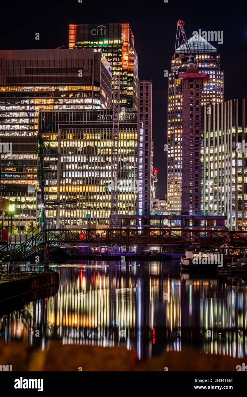 Canary Wharf di notte, Londra, Regno Unito Foto Stock